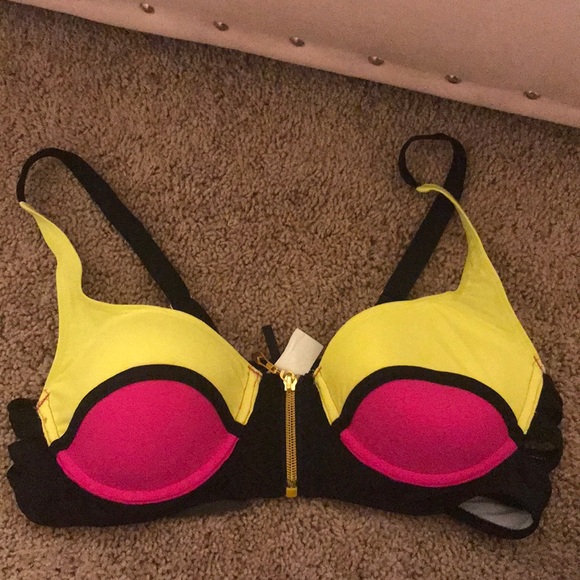 Fashion Nova Bikini - Picture 3 of 3